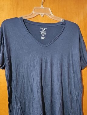 Nine West V-Neck Short Sleeve Tee in Navy